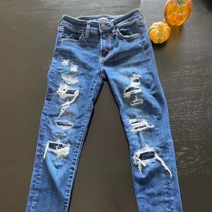 00 American Eagle Ripped Blue Jeans.
